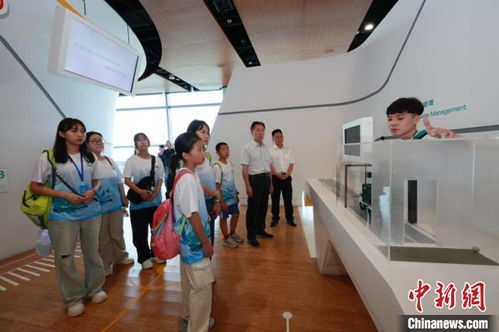港深兩地青少年參訪香港環(huán)保科技園區(qū)